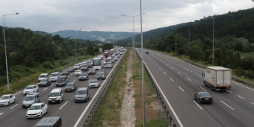 Motorlu taşıtlar 2024’te 383 milyar kilometre yol katetti